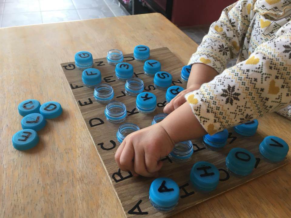 Tái chế chai nhựa thành đồ chơi